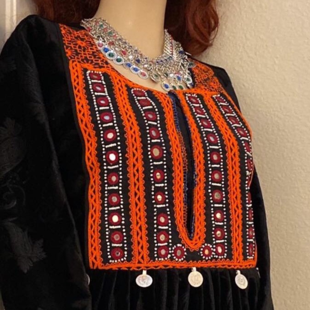 Dress - Picture 6 of 6